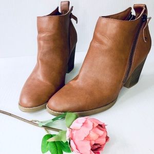 Dolce Vita  double zip brown heeled booties sz 10